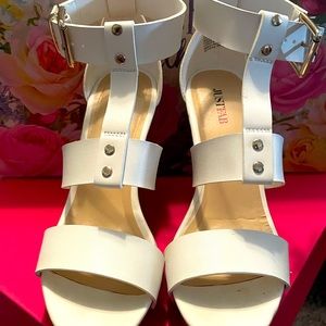 White Wedges